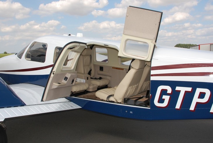 Piper Seneca V